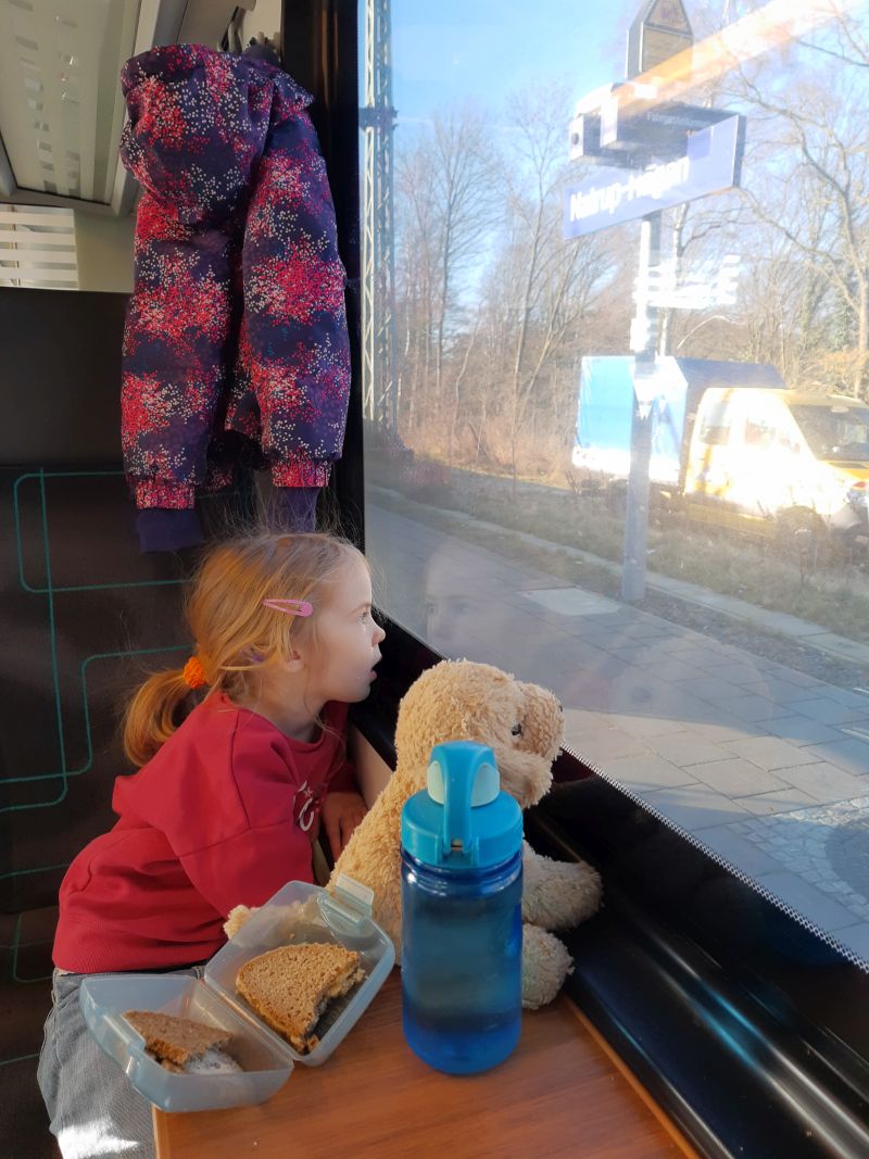alleine verreisen mit Kleinkind im Zug