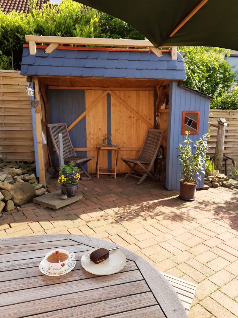 Blog-Jubiläum family4travel gartencafe tische