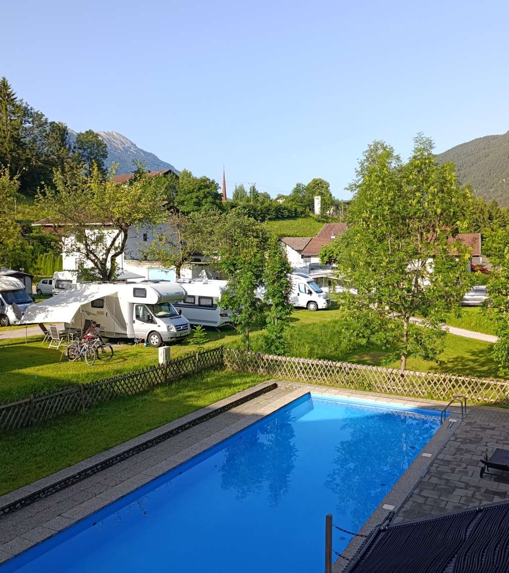 campingplatz mit pool nassereith tirol, roadtrip mit e-auto alpen