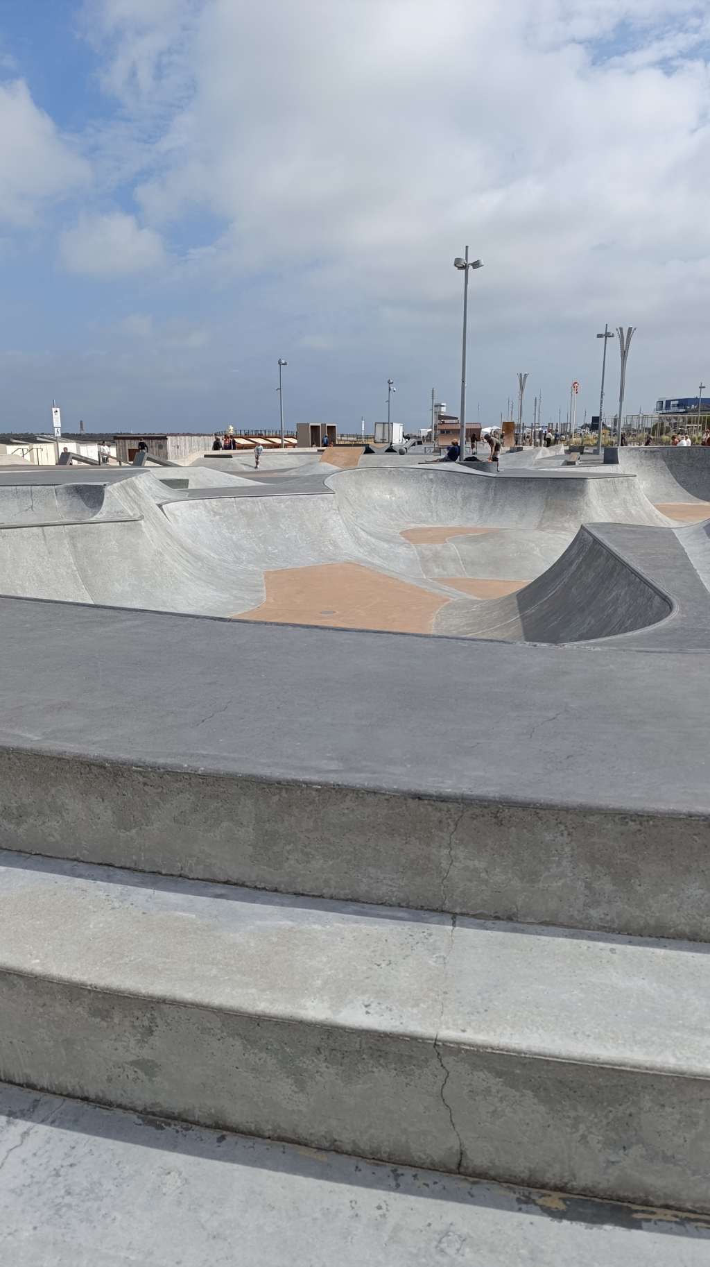 calais mit kindern skatepark
